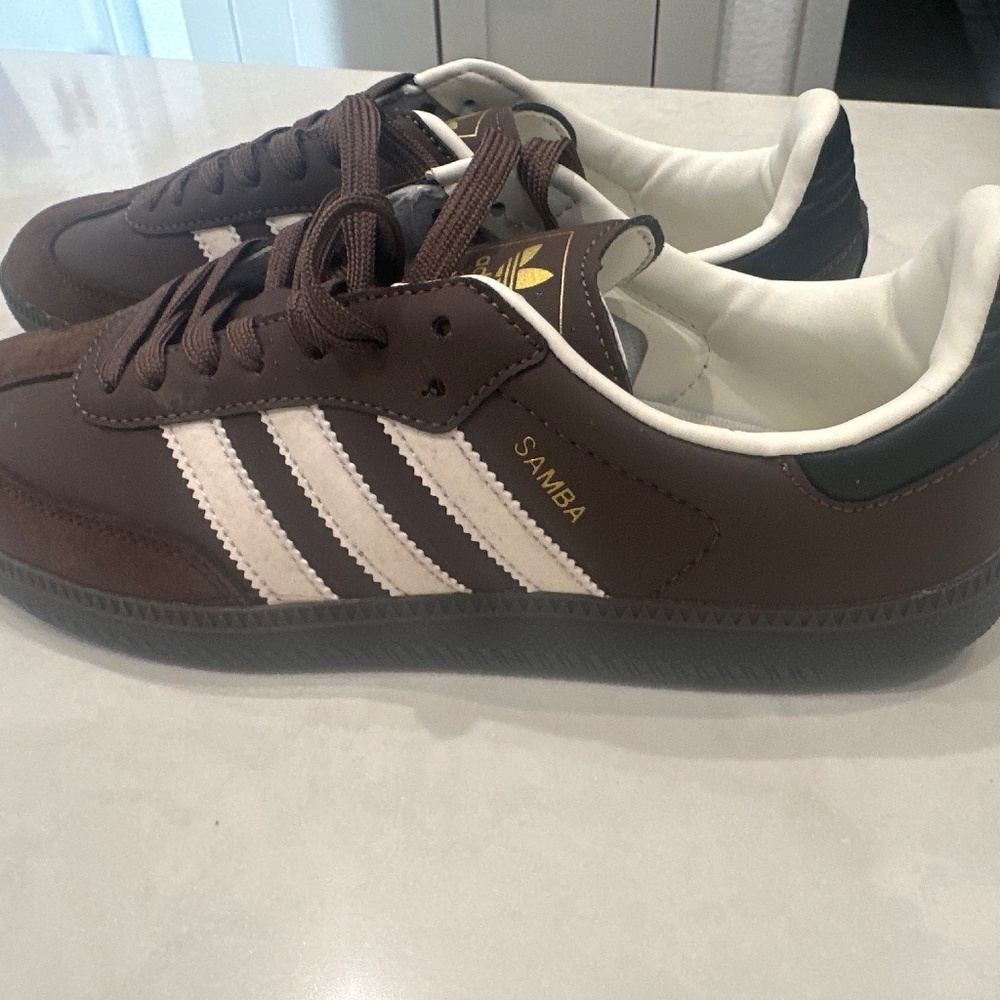 New Adidas Sambas Brown Men’s 8.5 Women’s 10